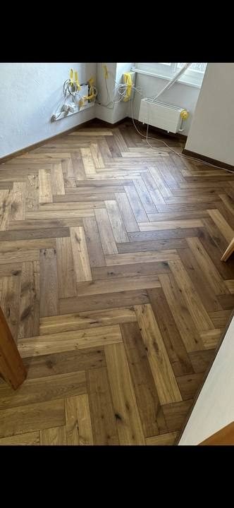 Parquet chevron en chêne fumé
